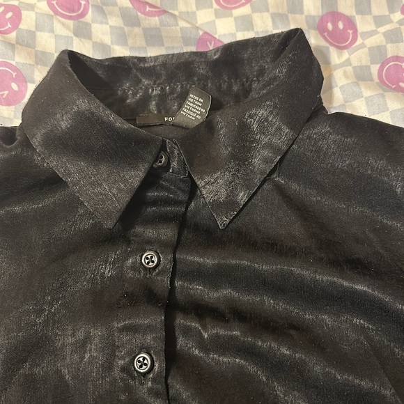 Black cropped button up - Picture 3 of 4